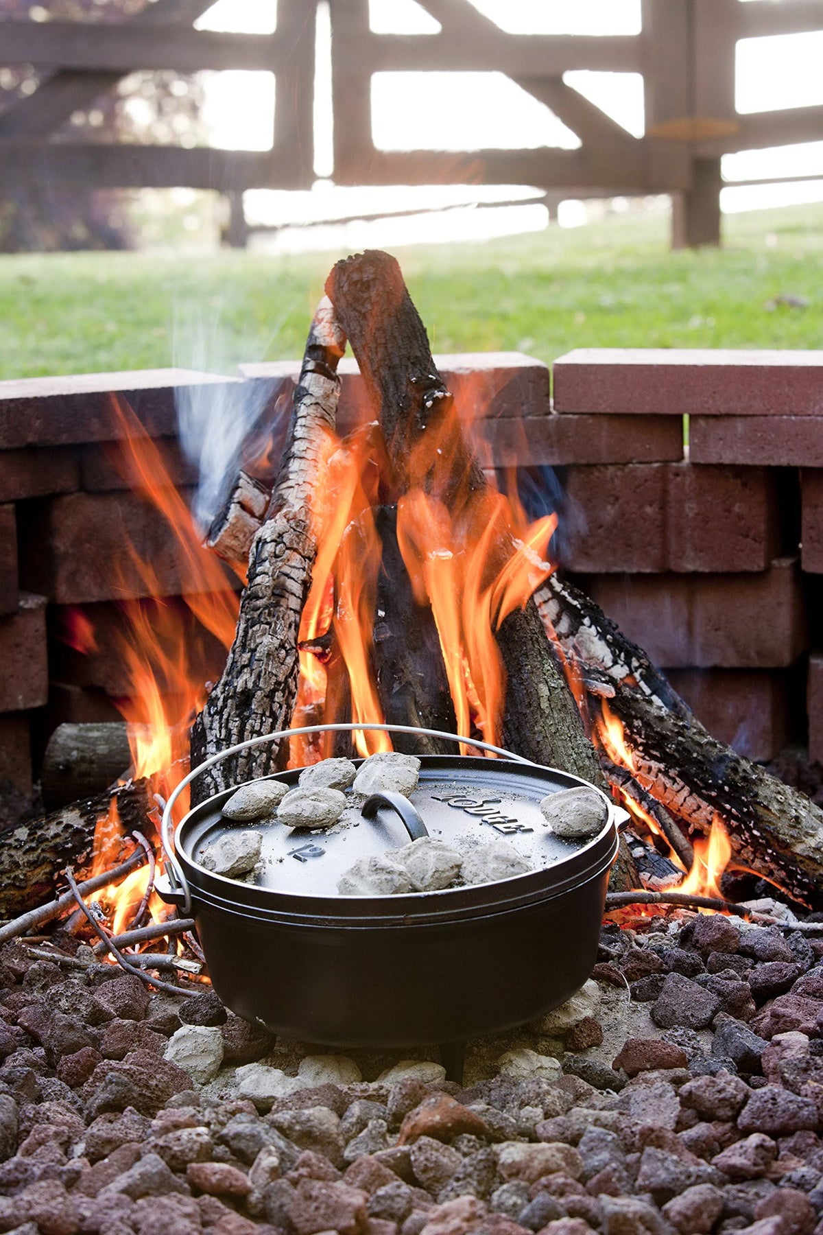 Cast Iron Camp Dutch Oven 6-Quart U3885