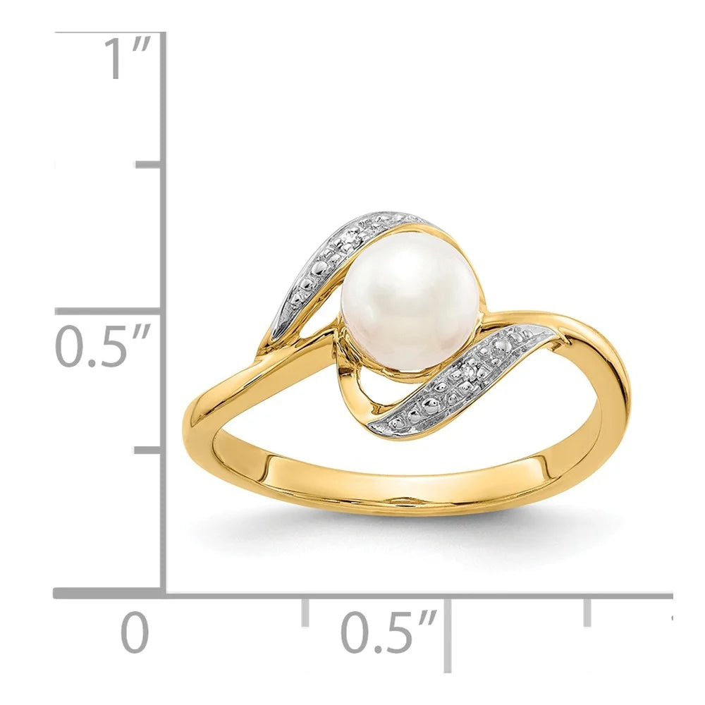 14kt Yellow Gold Diamond and Cultured Pearl Ring Size 7 E6224