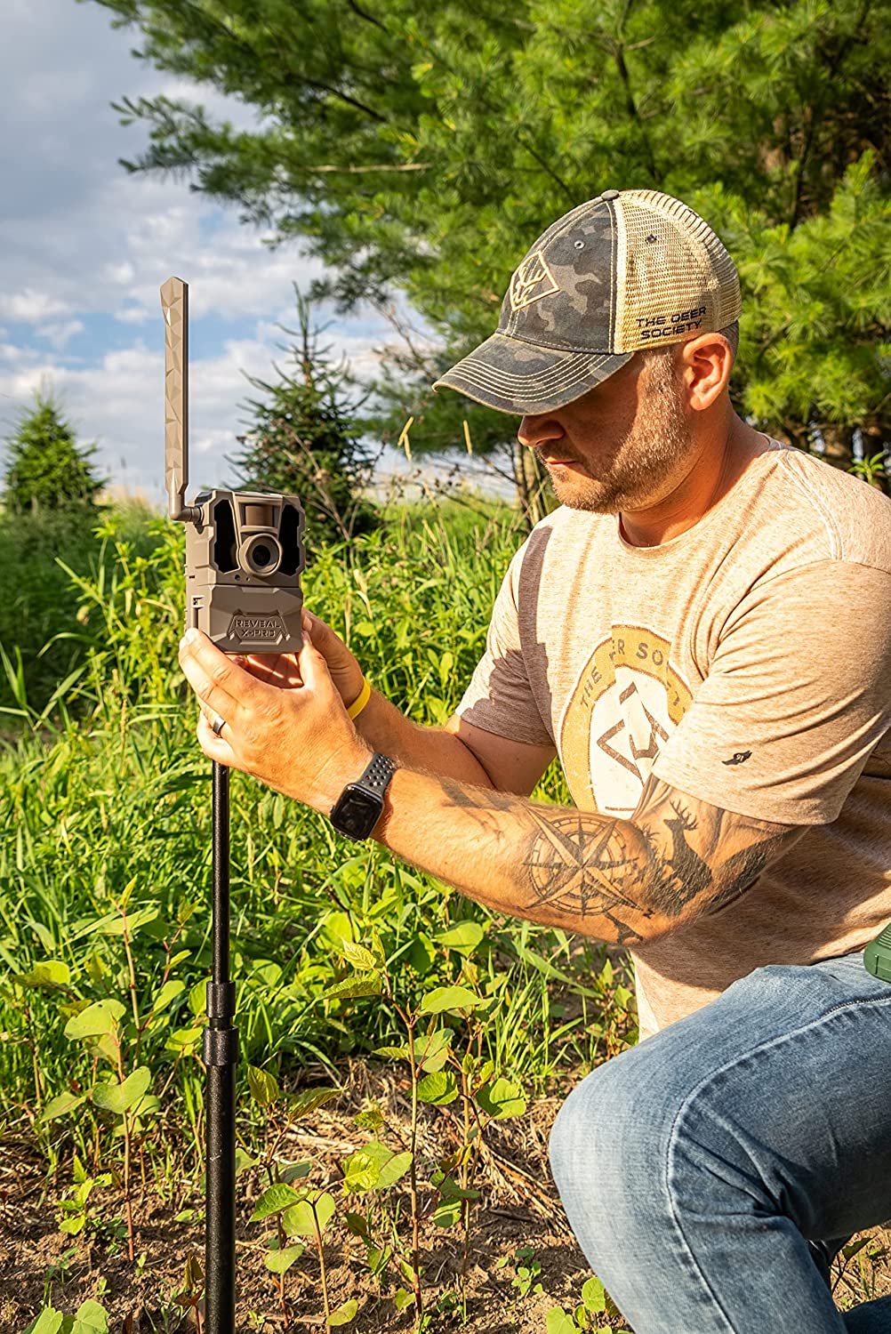 Reveal X PRO Cellular Trail Camera with Integrated GPS Tracking and Built in LCD Screen D36670