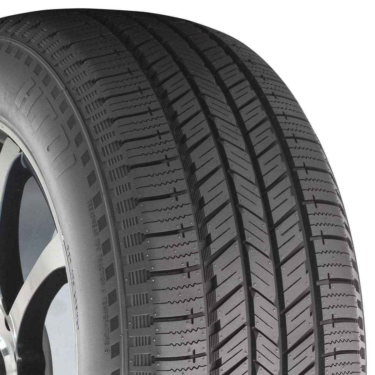 All Season 235/70R16 106T Light Truck Tire E514639