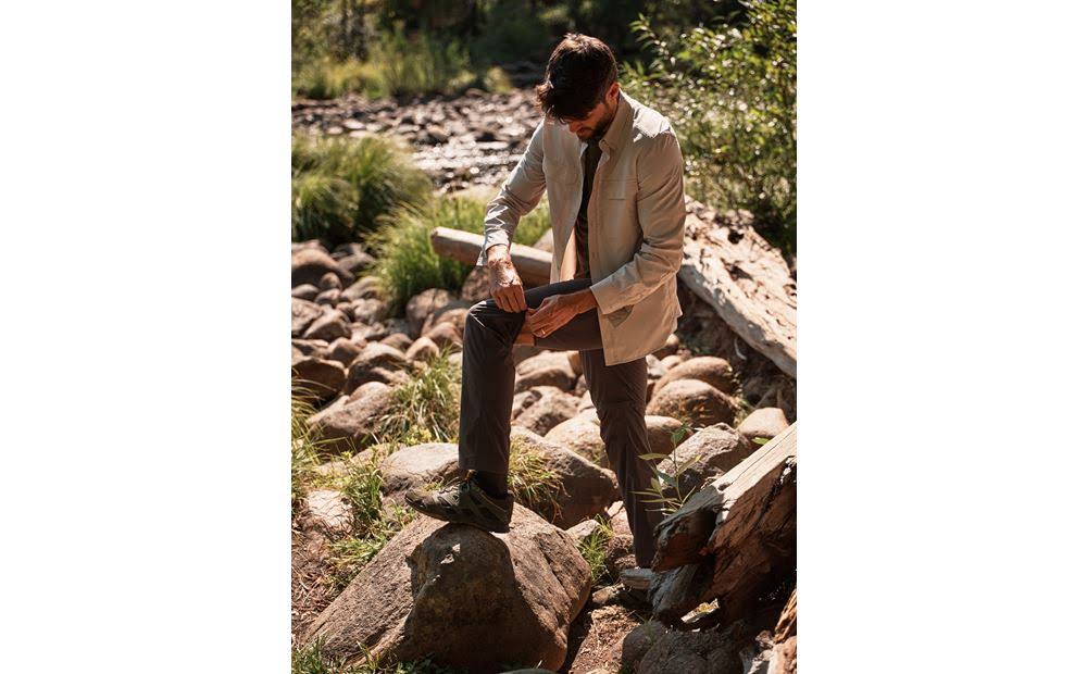 Men's Bug Barrier Zip Traveler Pant 38/32 D437