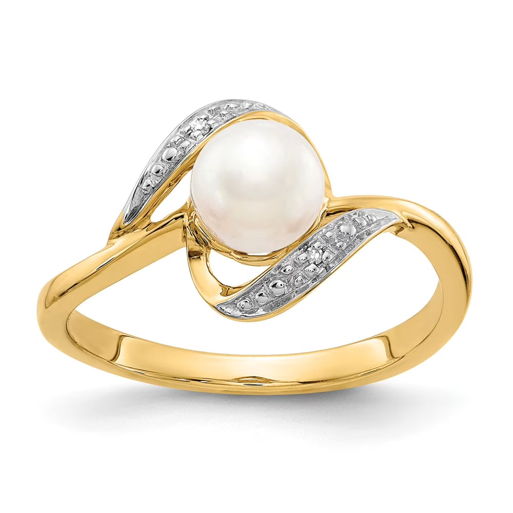 14kt Yellow Gold Diamond and Cultured Pearl Ring Size 7 E6224