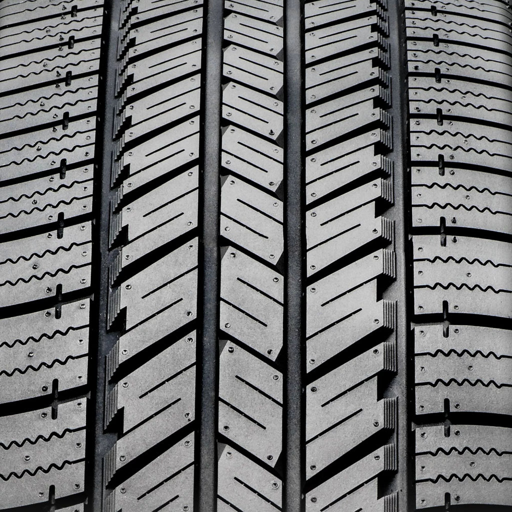 All Season 235/70R16 106T Light Truck Tire E514639