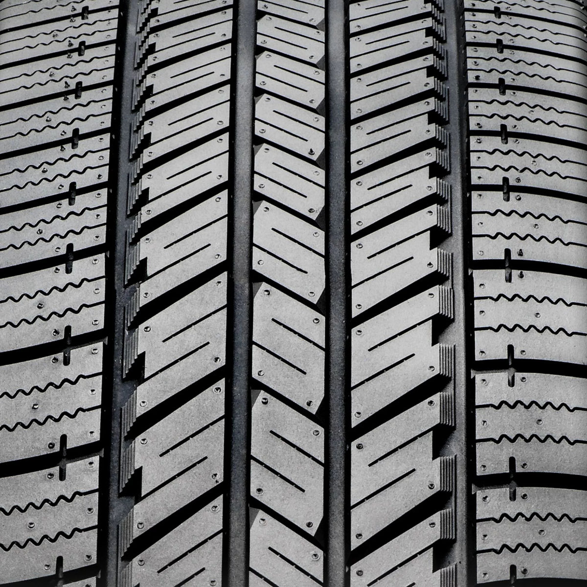 All Season 235/70R16 106T Light Truck Tire E514639