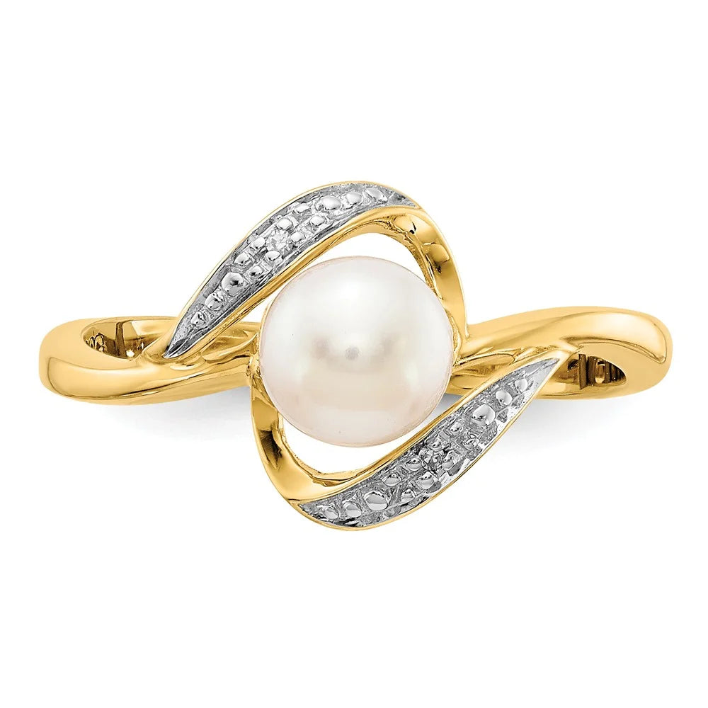 14kt Yellow Gold Diamond and Cultured Pearl Ring Size 7 E6224