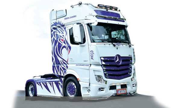 Mercedes-Benz Actros MP4 Giga Space 1:24 V362